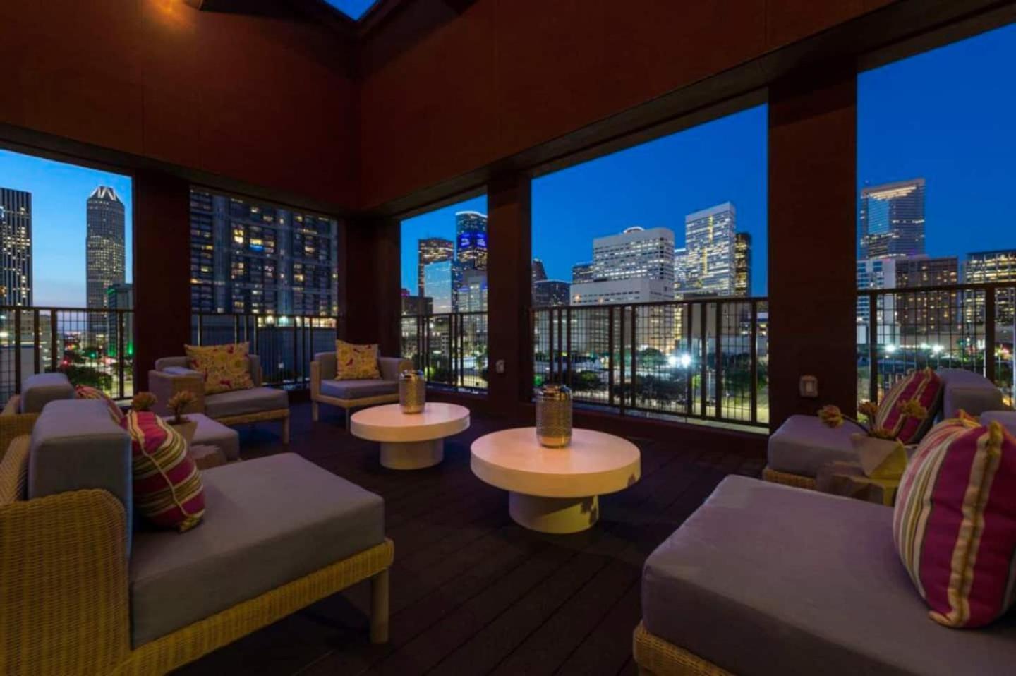 Downtown Apt Free Parking - Pool - Gym - Fully Kitchen Houston Exteriör bild