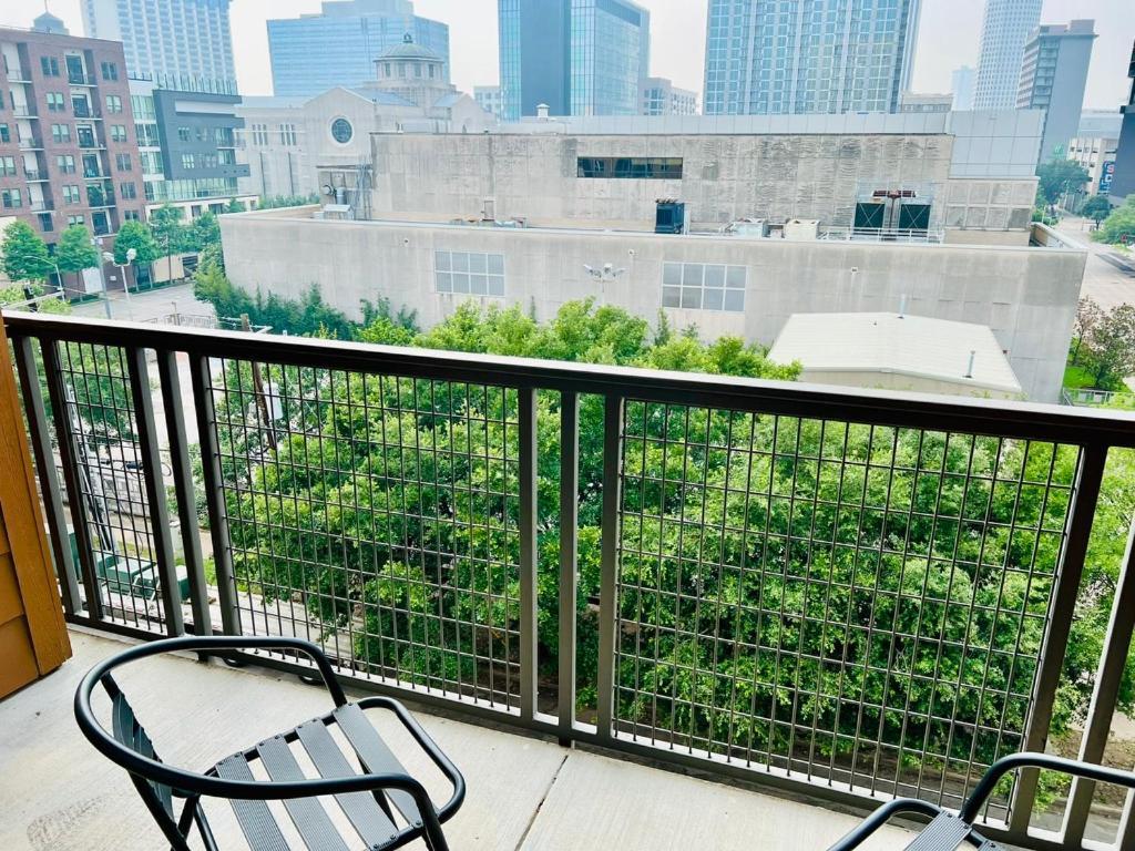 Downtown Apt Free Parking - Pool - Gym - Fully Kitchen Houston Exteriör bild